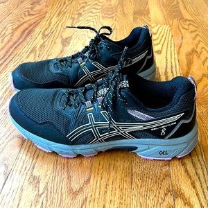 ASICS Gel Venture 8, Women’s sz 11